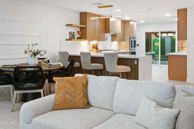 8632 E THORNWOOD Drive, Scottsdale, AZ 85251