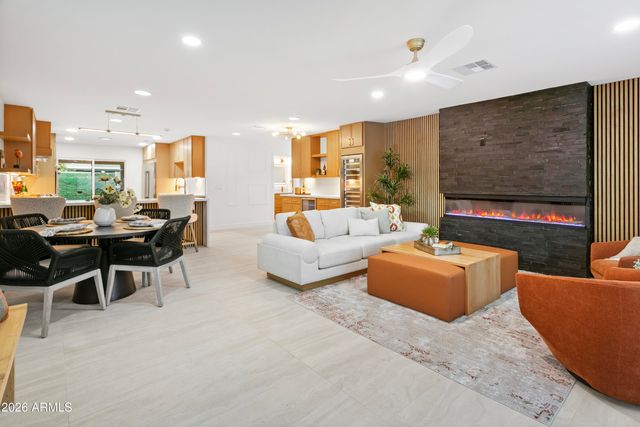 8632 E THORNWOOD Drive, Scottsdale, AZ 85251