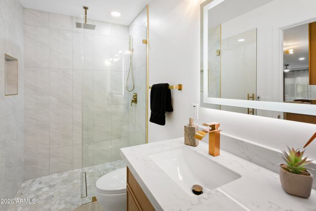 8632 E THORNWOOD Drive, Scottsdale, AZ 85251