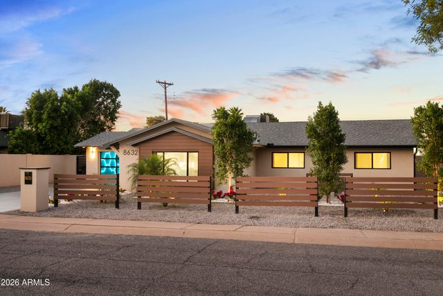 8632 E THORNWOOD Drive, Scottsdale, AZ 85251