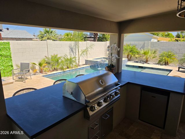 8632 E THORNWOOD Drive, Scottsdale, AZ 85251