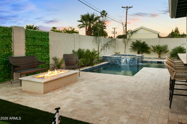 8632 E THORNWOOD Drive, Scottsdale, AZ 85251