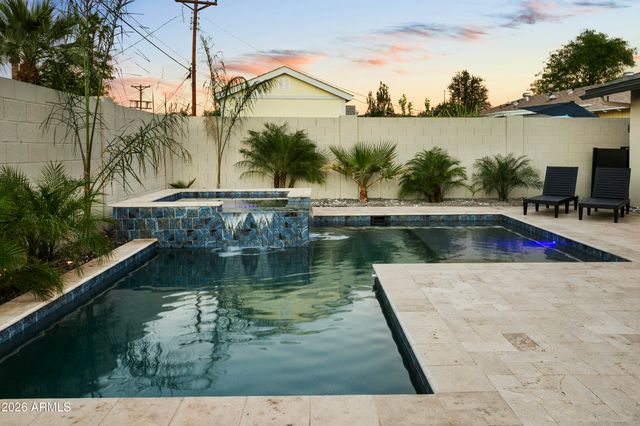 8632 E THORNWOOD Drive, Scottsdale, AZ 85251