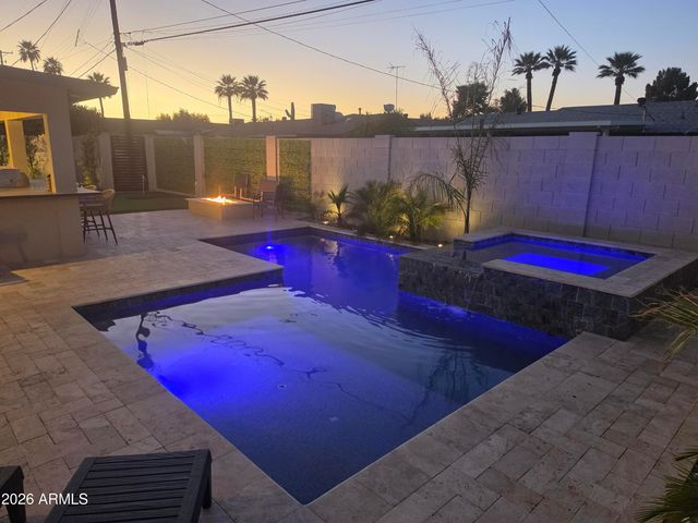 8632 E THORNWOOD Drive, Scottsdale, AZ 85251