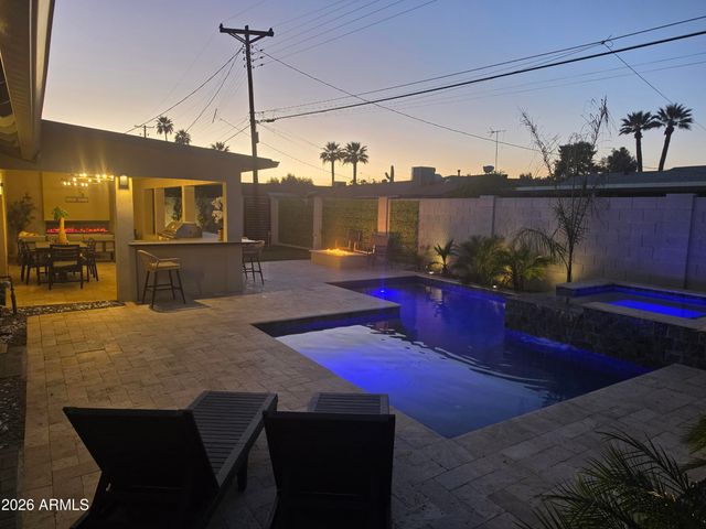 8632 E THORNWOOD Drive, Scottsdale, AZ 85251