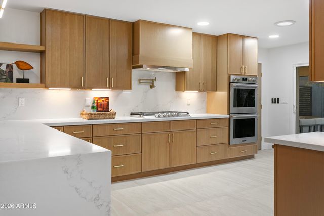 8632 E THORNWOOD Drive, Scottsdale, AZ 85251