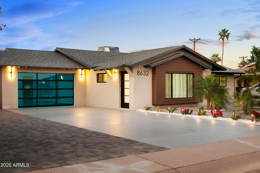 8632 E THORNWOOD Drive, Scottsdale, AZ 85251