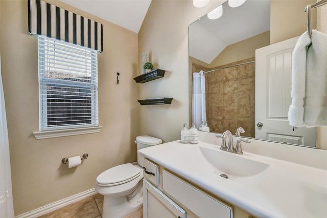 1512 Tyler Point Lane, Pearland, TX 77089