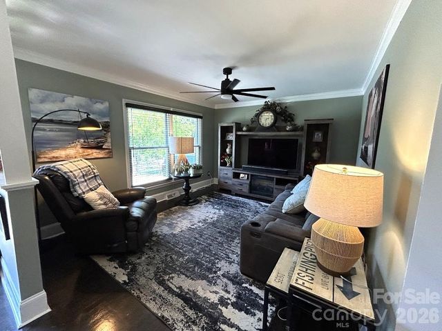7113 Sterncrest Place, Charlotte, NC 28210
