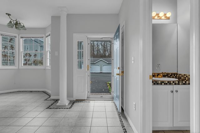 14 Saint Andrews Circle 6, Wallingford, CT 06492