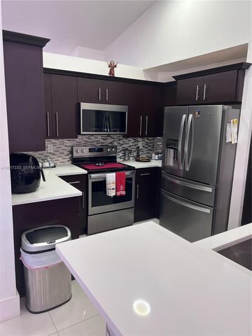 1367 Plumosa Way, Weston, FL 33327