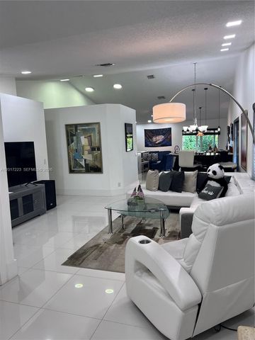 1367 Plumosa Way, Weston, FL 33327