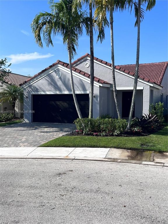 1367 Plumosa Way, Weston, FL 33327