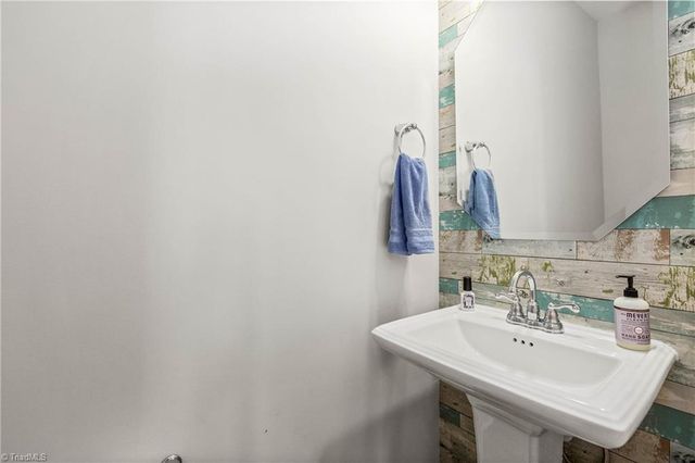 7001 Lowline Drive, Greensboro, NC 27405
