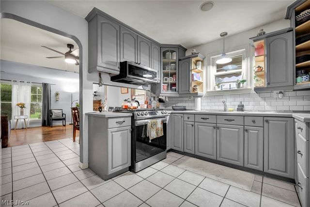 755 W Glendale Street, Bedford, OH 44146