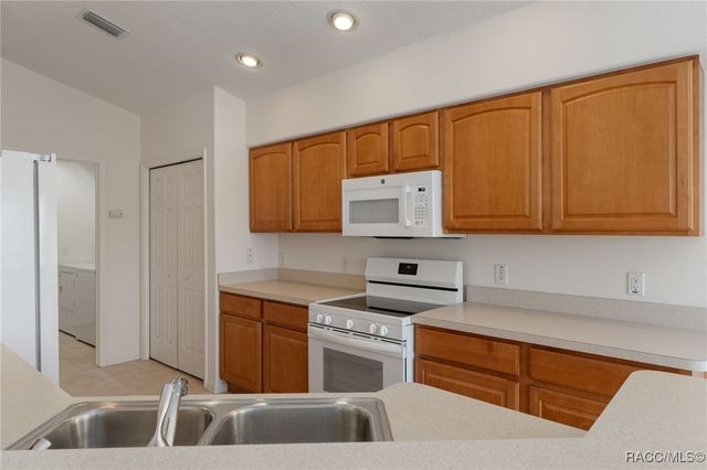 979 Pritchard Island Road, Inverness, FL 34450