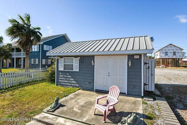 10000 New York Street, Bay Saint Louis, MS 39520