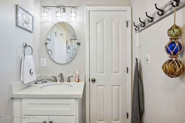 10000 New York Street, Bay Saint Louis, MS 39520