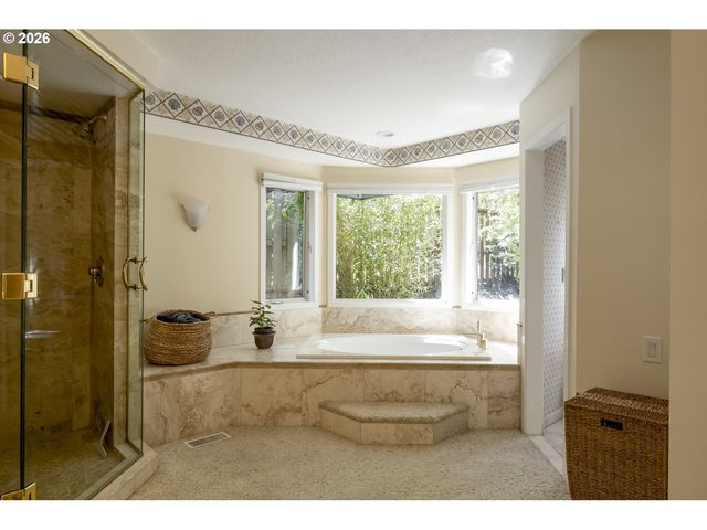 17295 HANNEMAN Ct, Gladstone, OR 97027