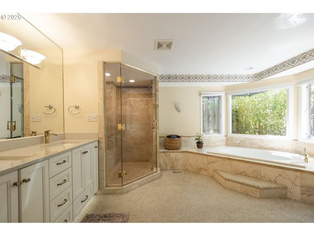 17295 HANNEMAN Ct, Gladstone, OR 97027