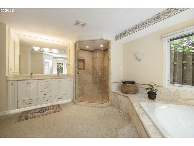 17295 HANNEMAN Ct, Gladstone, OR 97027