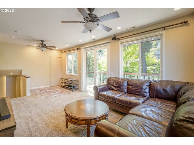 17295 HANNEMAN Ct, Gladstone, OR 97027