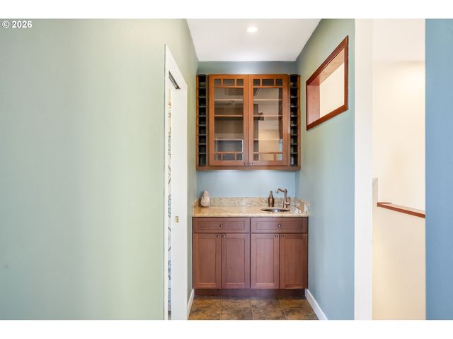 17295 HANNEMAN Ct, Gladstone, OR 97027