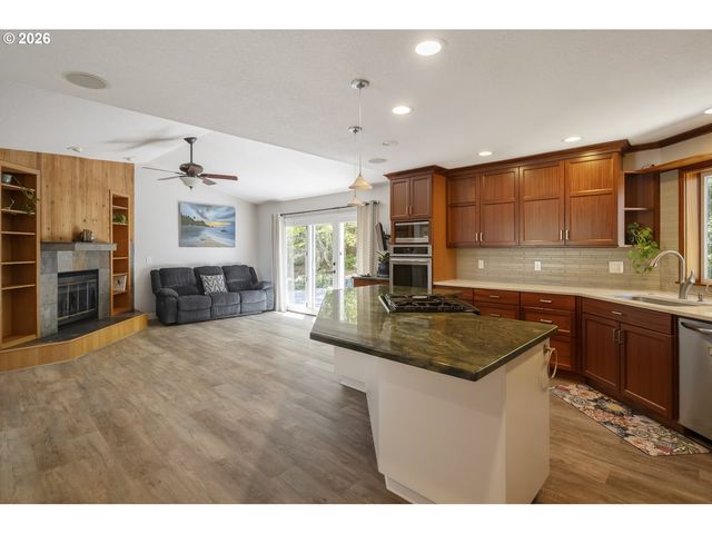 17295 HANNEMAN Ct, Gladstone, OR 97027