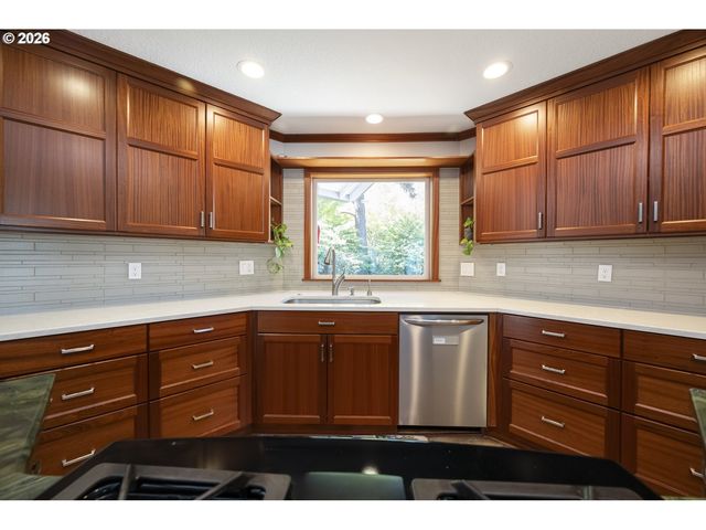 17295 HANNEMAN Ct, Gladstone, OR 97027