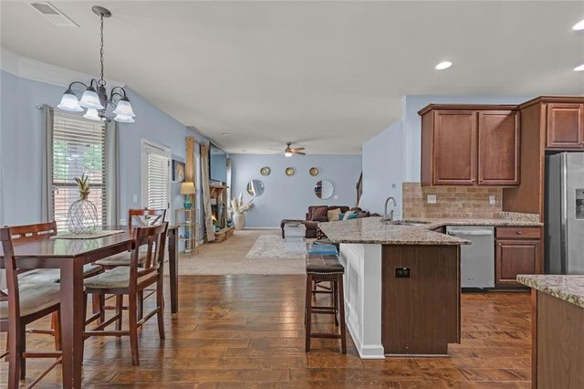 1074 Sly Fox Run Run, Fairburn, GA 30213