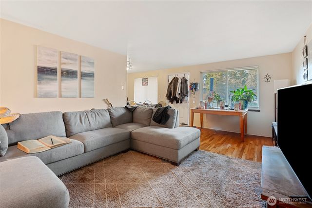 19207 60th Avenue W, Lynnwood, WA 98036