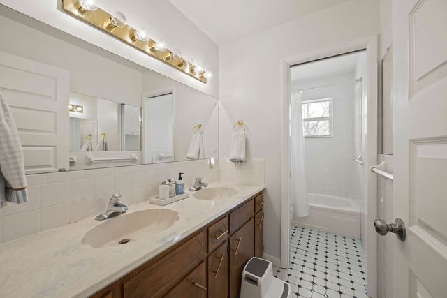 1661 Boston Place, Fayetteville, AR 72703