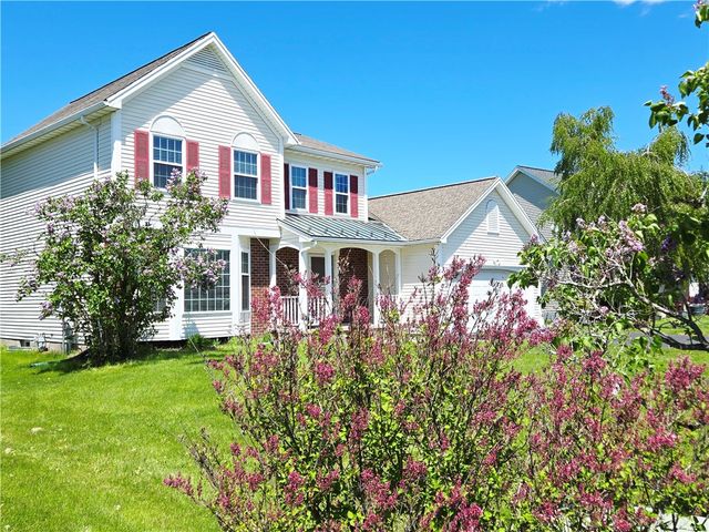 40 Oak Mills Crossing, Henrietta, NY 14586