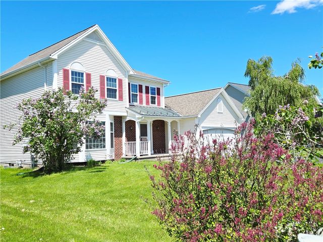 40 Oak Mills Crossing, Henrietta, NY 14586