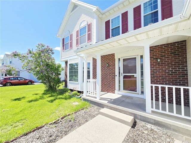 40 Oak Mills Crossing, Henrietta, NY 14586