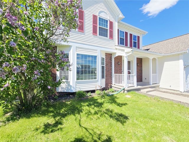 40 Oak Mills Crossing, Henrietta, NY 14586