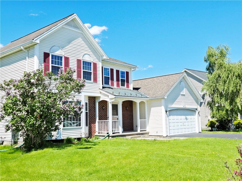 40 Oak Mills Crossing, Henrietta, NY 14586