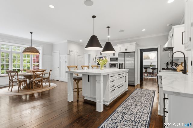 125 West Road, New Canaan, CT 06840