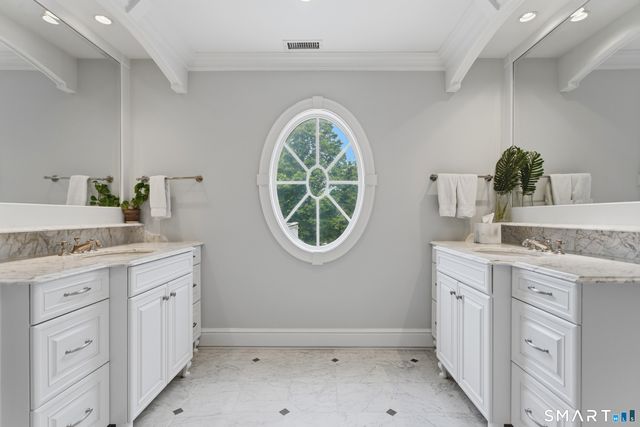 125 West Road, New Canaan, CT 06840