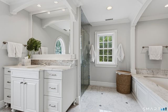 125 West Road, New Canaan, CT 06840