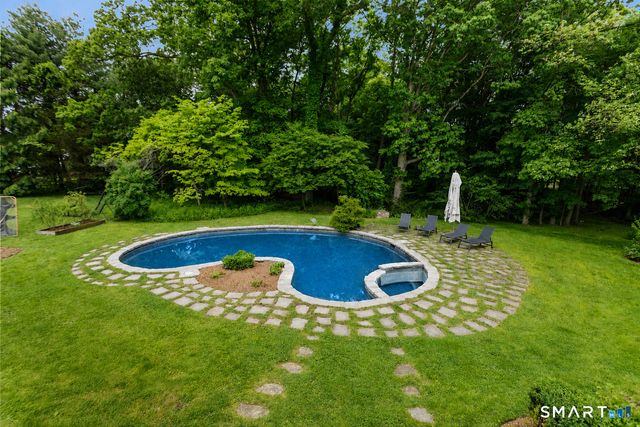 125 West Road, New Canaan, CT 06840
