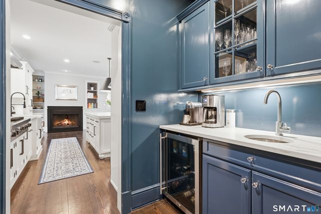 125 West Road, New Canaan, CT 06840