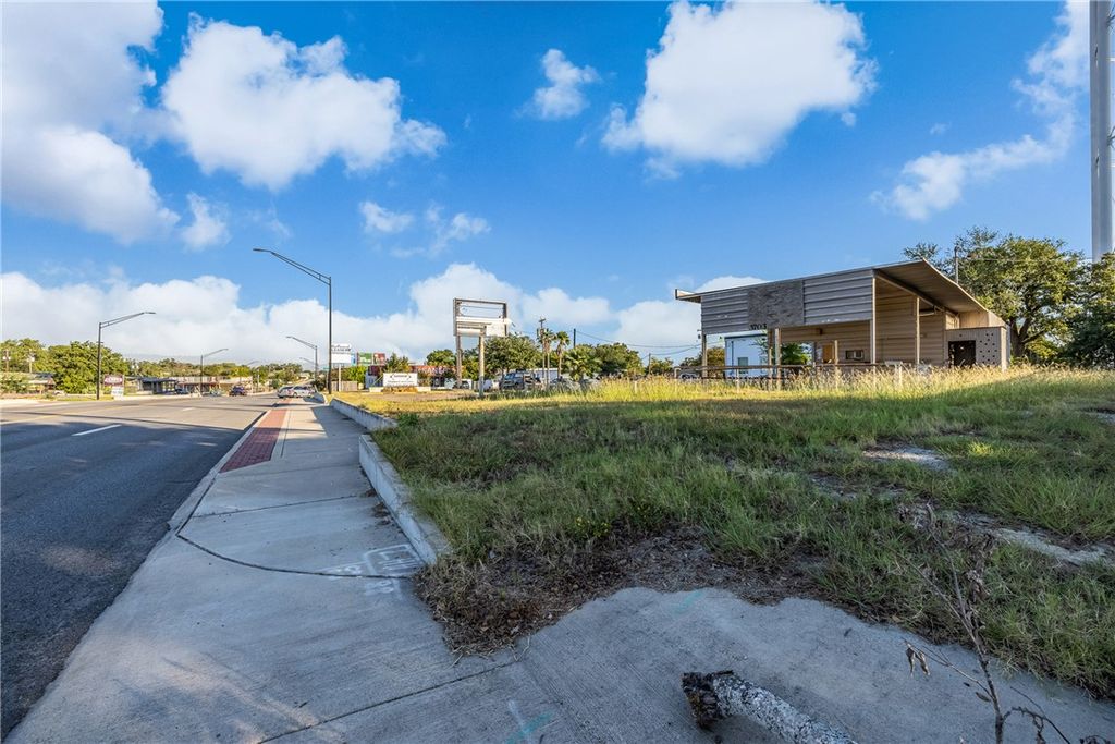 3703 South College Avenue, Bryan, TX 77801 — photo 3