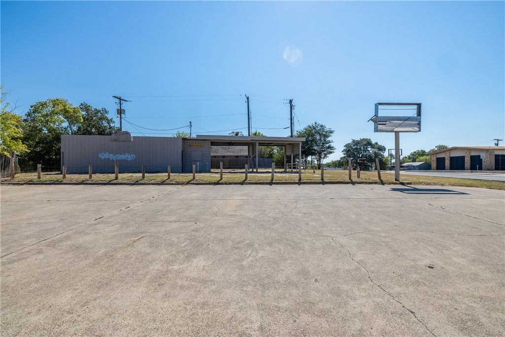3703 South College Avenue, Bryan, TX 77801 — photo 4