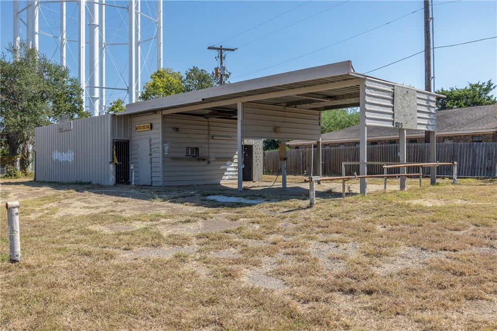 3703 South College Avenue, Bryan, TX 77801 — photo 5