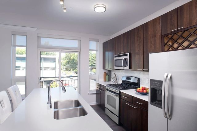 1720 Central Street 216, Evanston, IL 60201