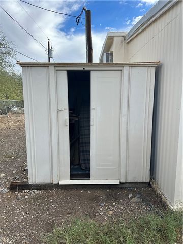 927 Sandy Beach Drive, Bullhead City, AZ 86442