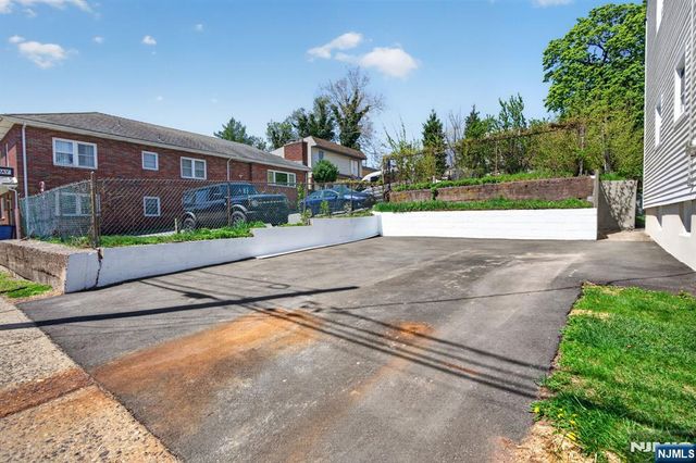 33 Westminster Place, Garfield, NJ 07026