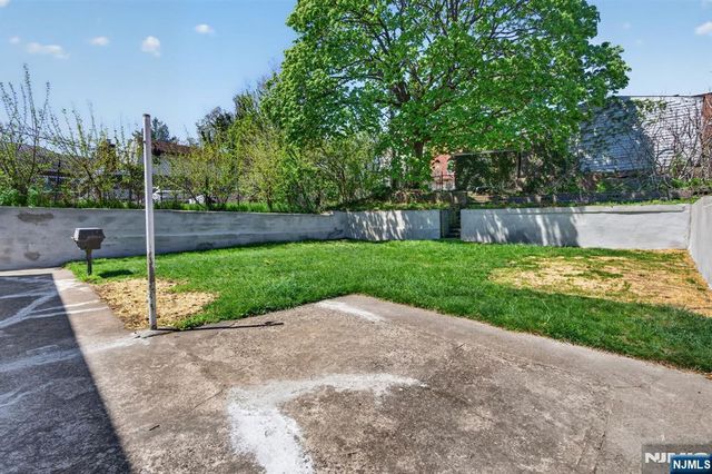 33 Westminster Place, Garfield, NJ 07026