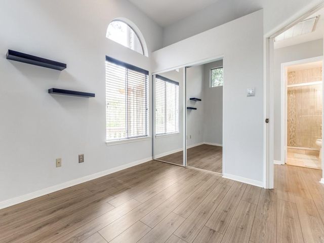 39 N Lakeridge Circle, The Woodlands, TX 77381